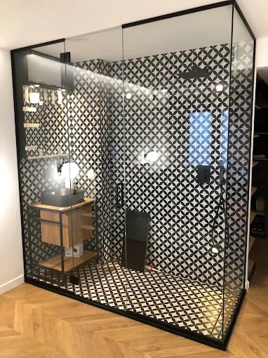 Douche design — carreaux de ciment — rénovation habitat par Modernal à Nice